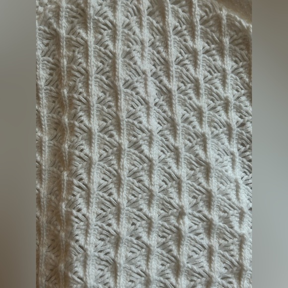 Hollister White Crochet Halter Crop Top Shirt Blouse with Adjustable Straps - Picture 3 of 11